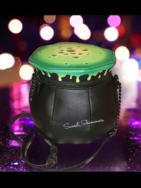 3D Witches Brew Bubbling Cauldron Crossbody Bag Goth Purse Halloween NEW